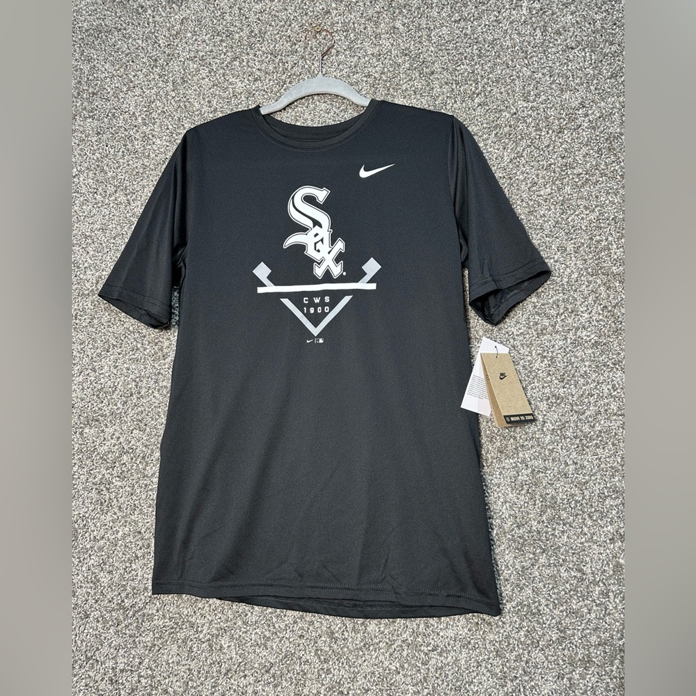 NWT Nike Women’s The Nike Tee Chicago White Sox Baseball Tee Size XL